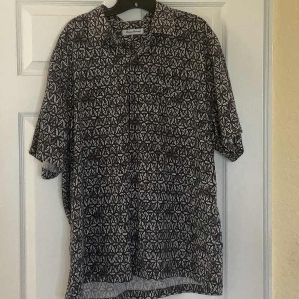 Tommy Bahama Barrier Batik Camp Shirt in XL